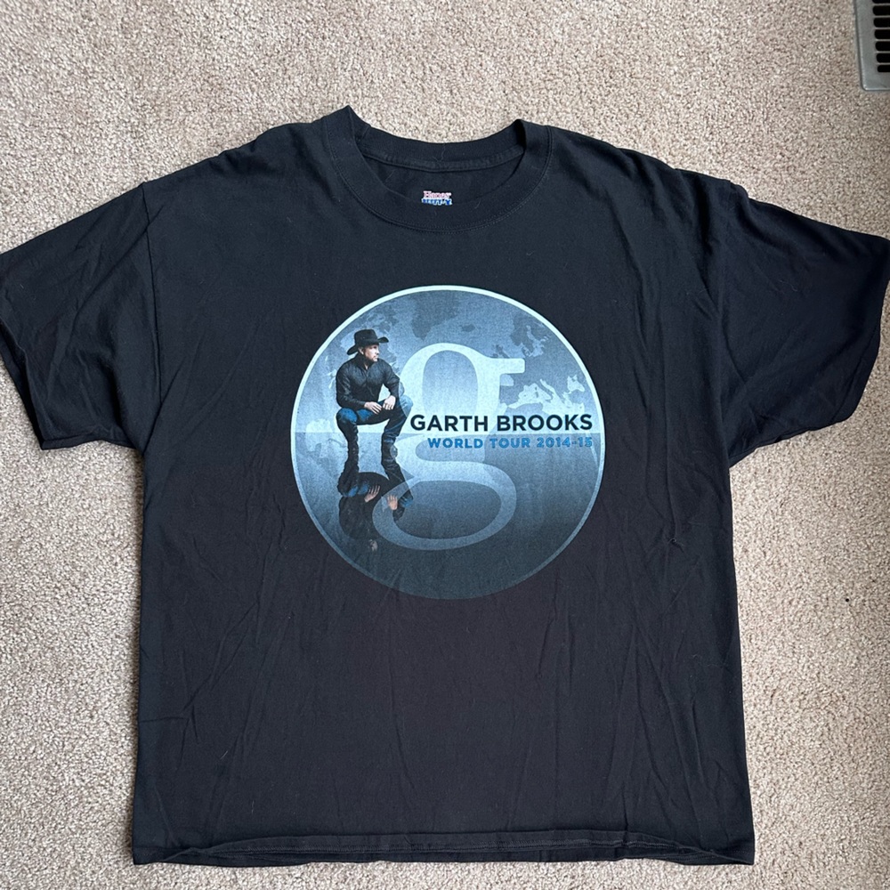 Garth Brooks 2014- 2015 world tour shirt